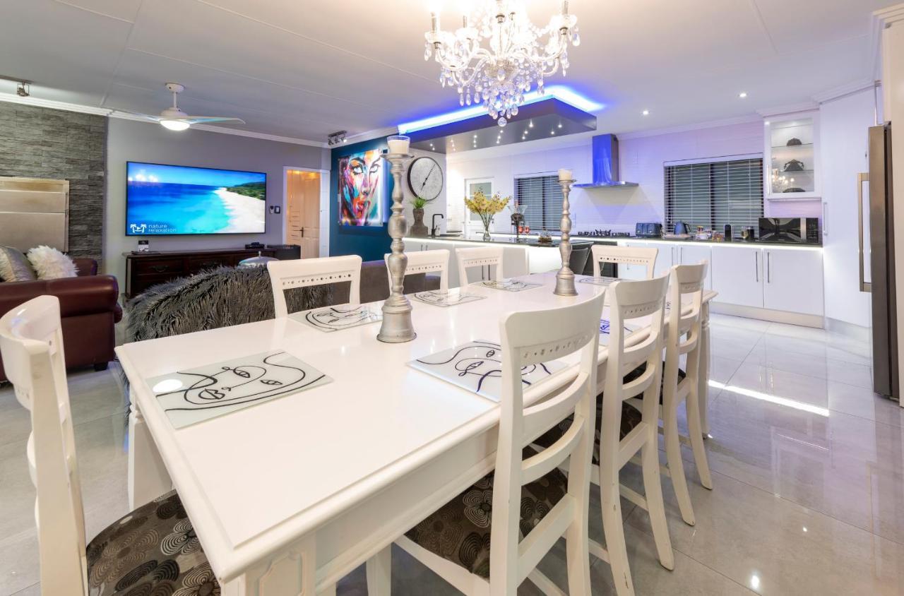 Wilderness Waters Boutique Suites - Adults Only Экстерьер фото